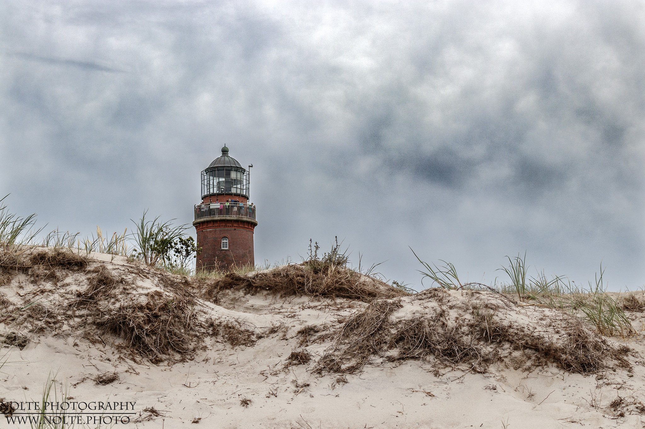 Leuchtturm "Darsser Ort" hinter der Düne