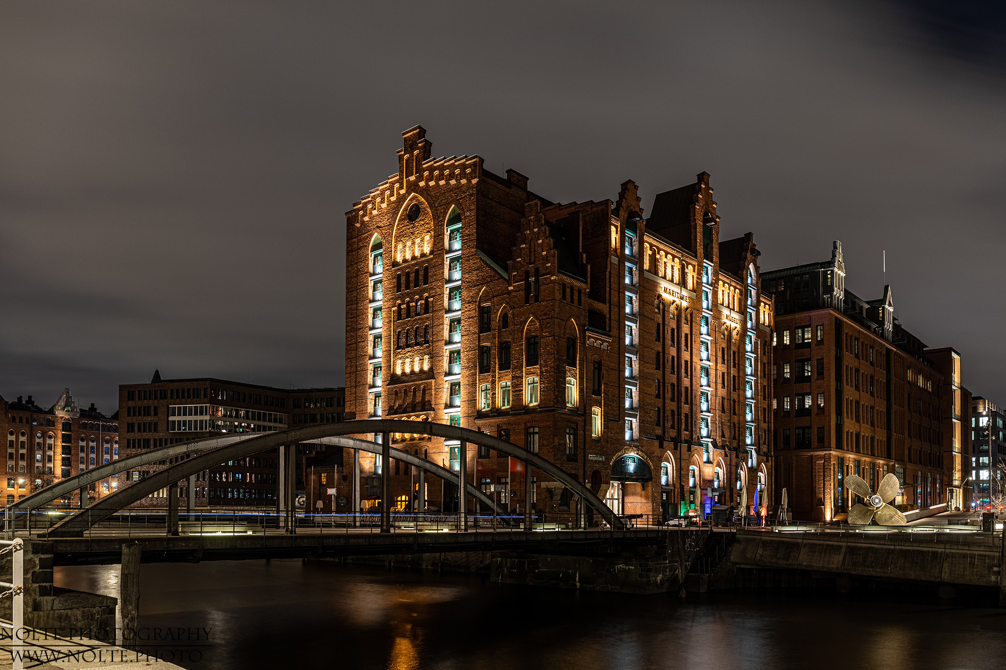 Maritimes Museum Hamburg mit Brücke
