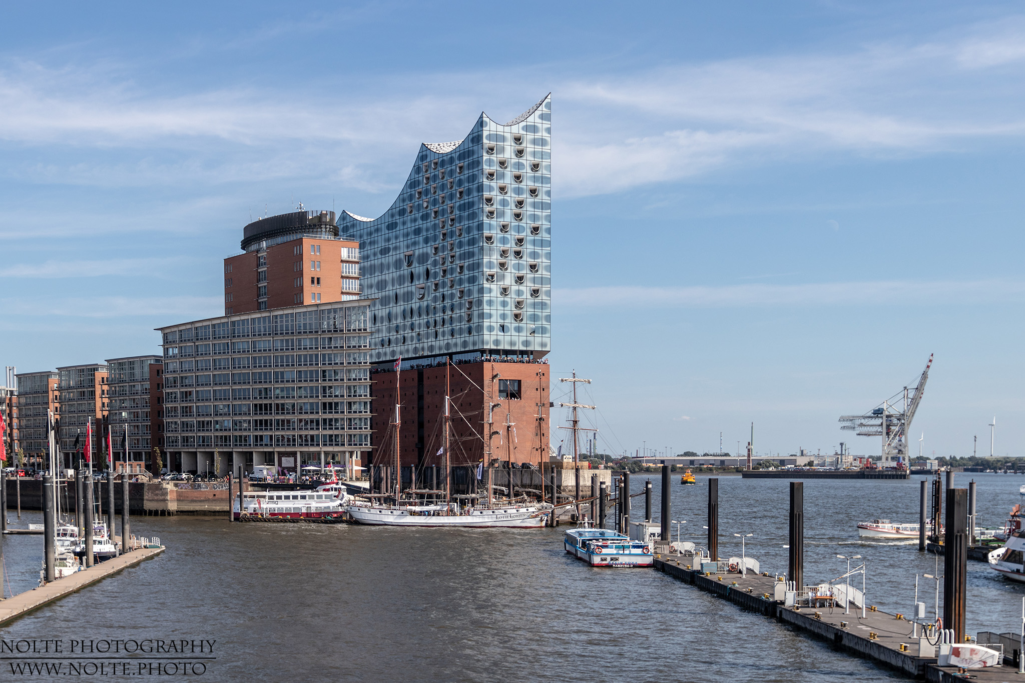 Blick auf die Hamburger Elbphilharmonie
