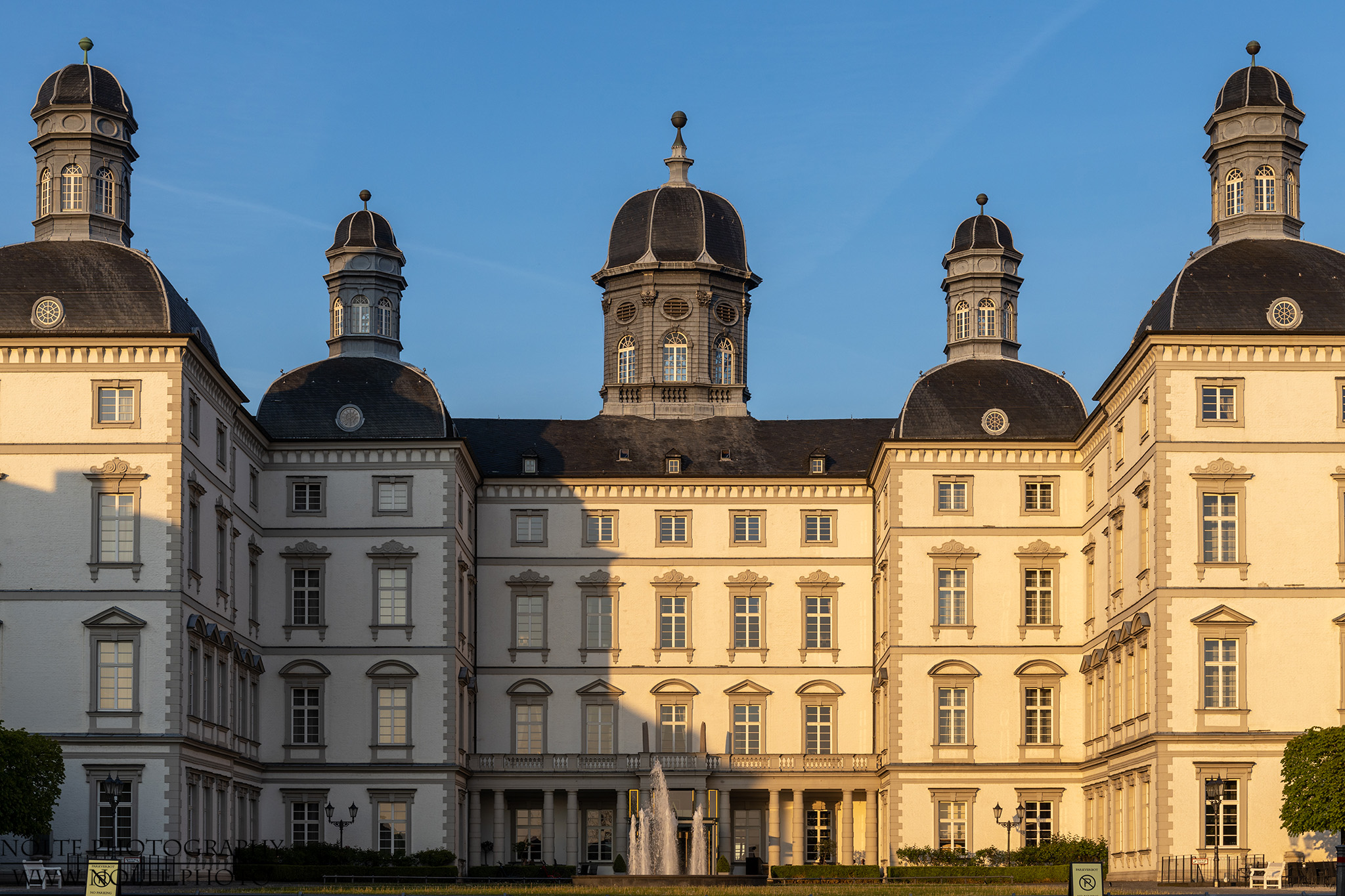 Schloss Bensberg im Abendlicht