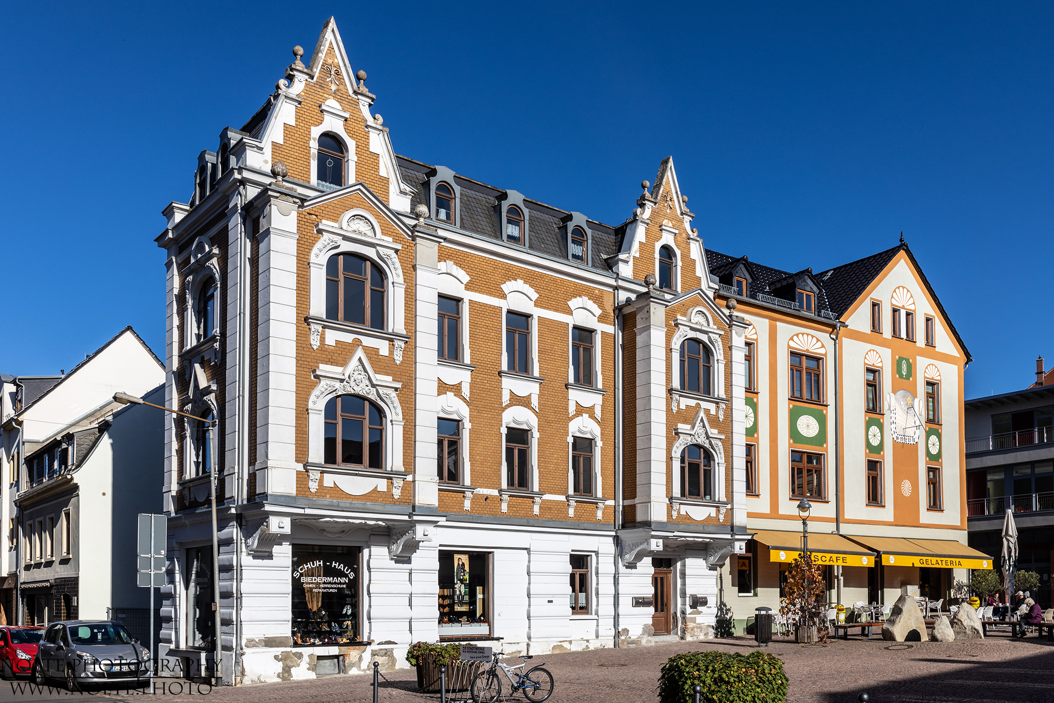 Historische Gebäude an einem Marktplatz in Meerane