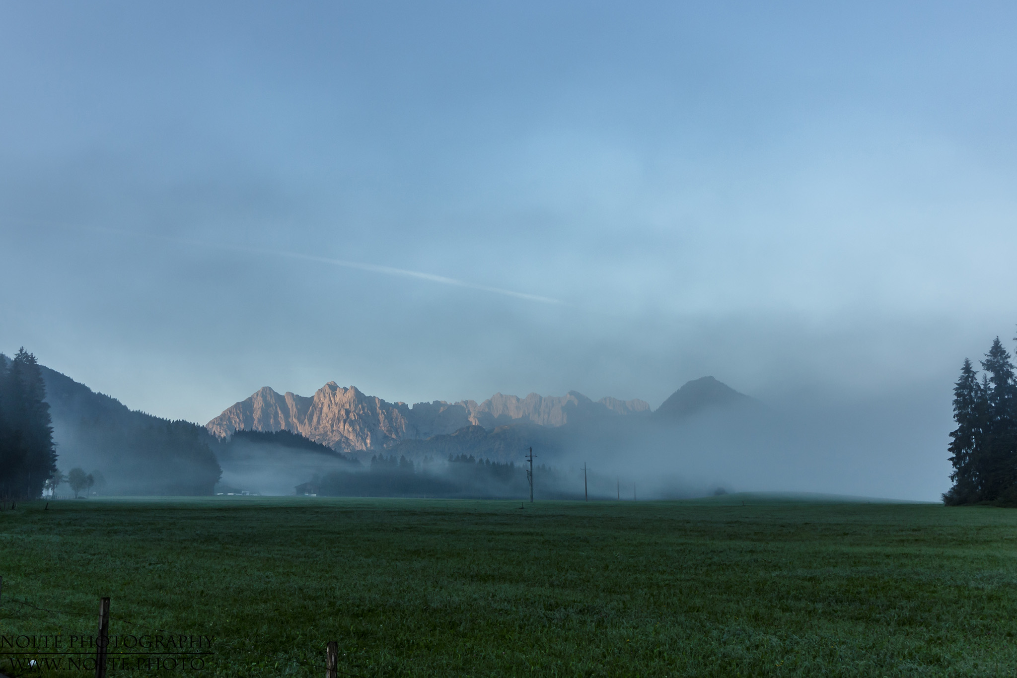 Der Wilde Kaiser in Nebel gehüllt