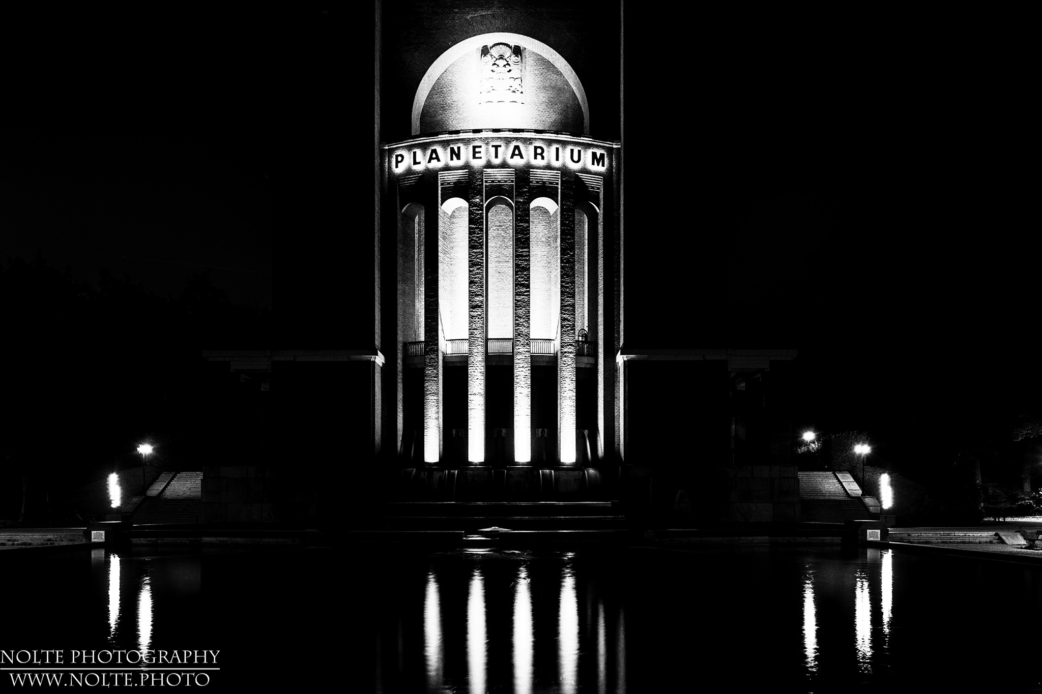 Die Lichtinstallation des Hamburger Planetariums in SW