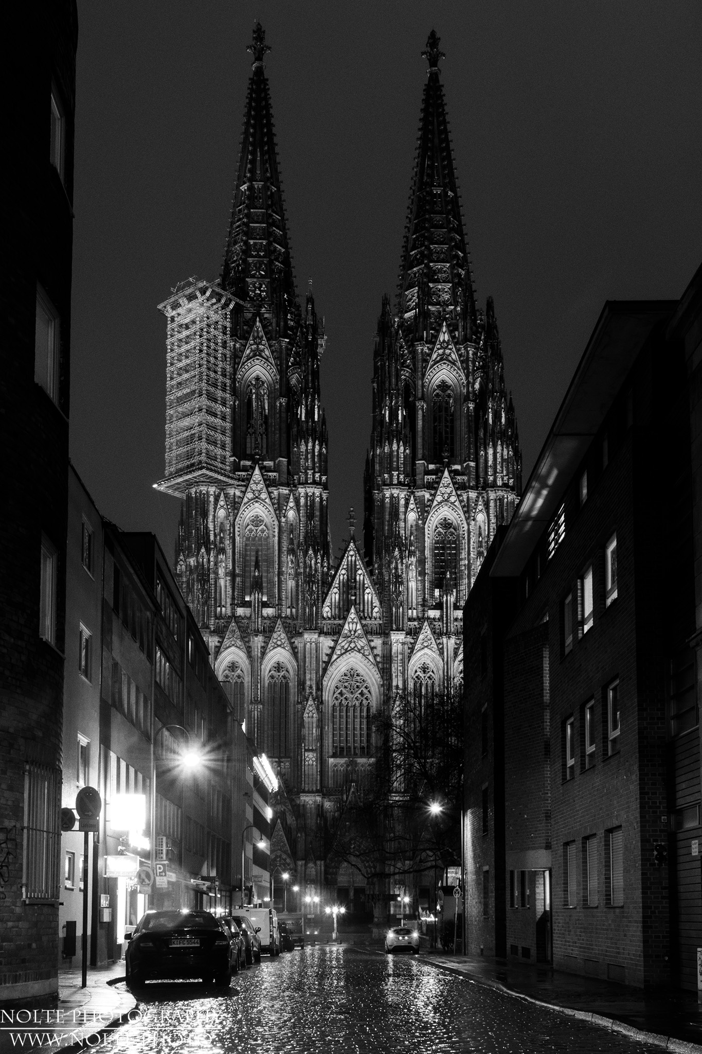 Nächtlicher Blick auf den Kölner Dom