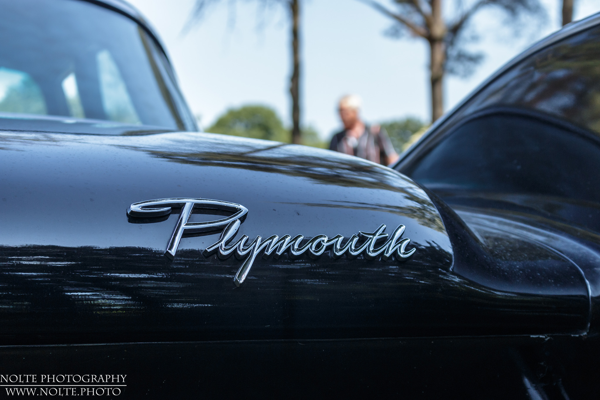Hersteller-Schriftzug auf einem alten Plymouth Belvedere