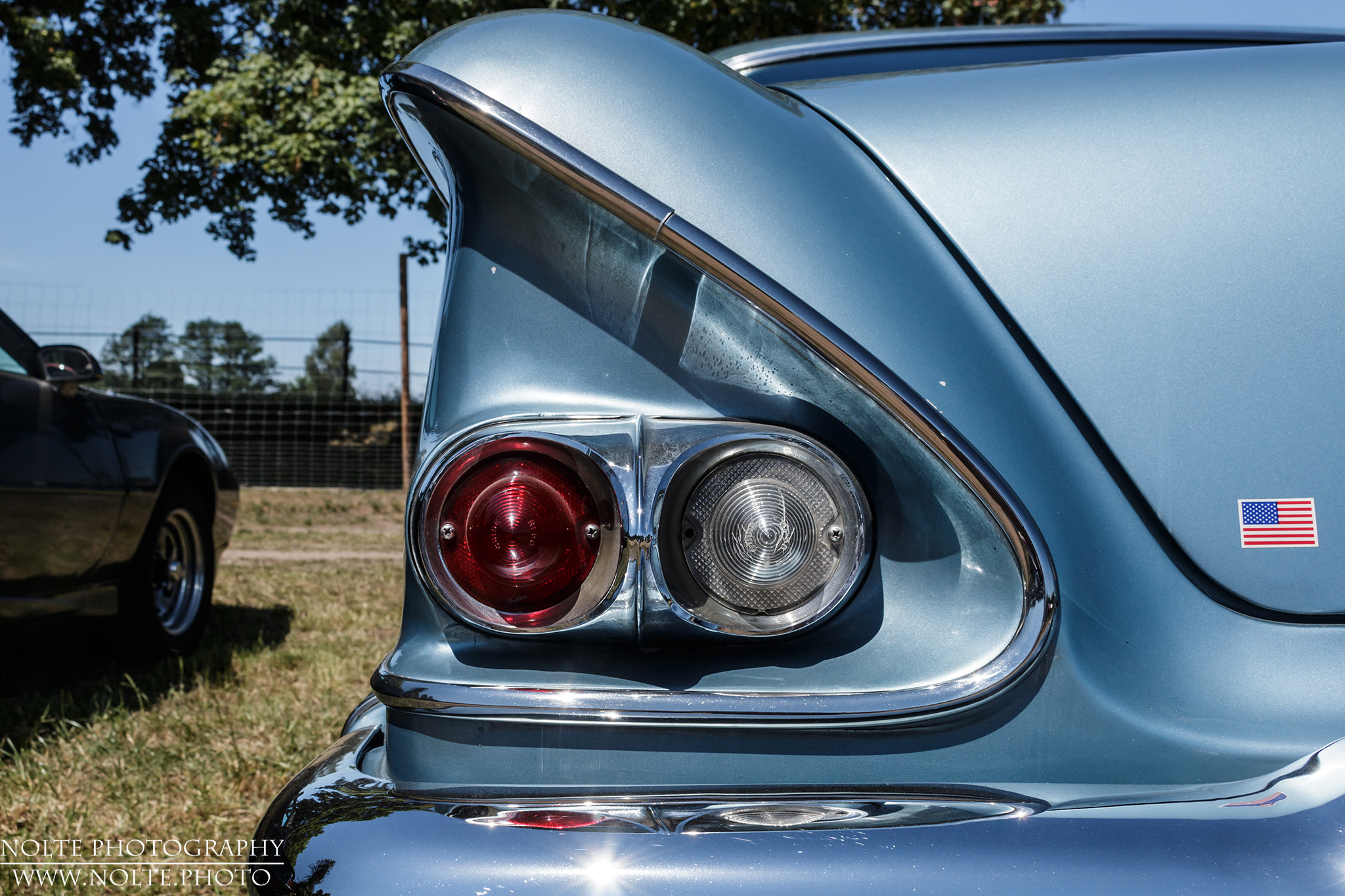 Die Rückleuchten eines alten Chevrolet Bel Air