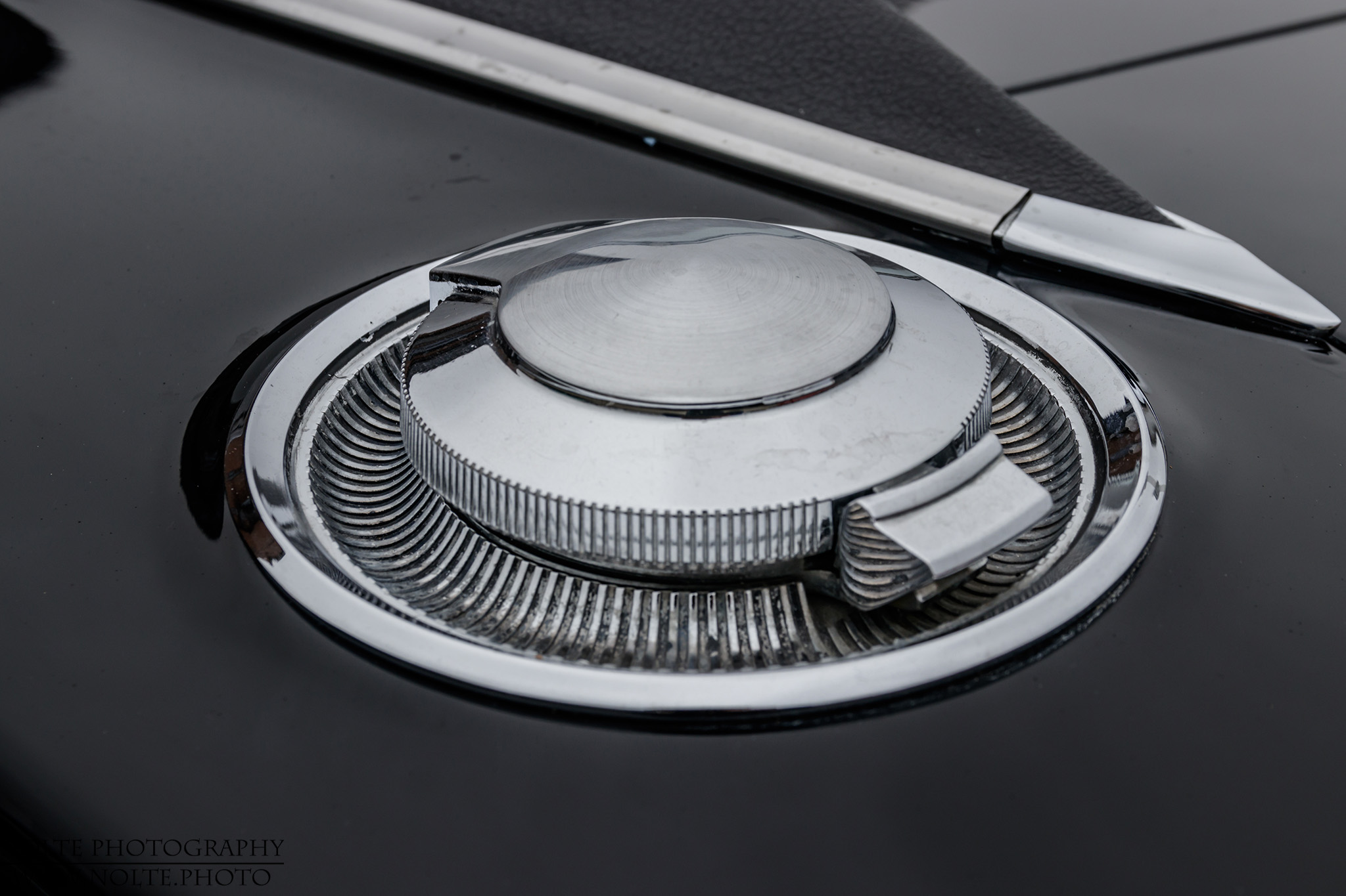 Kunstvoller Tank,deckel eines 1968er Dodge Charger