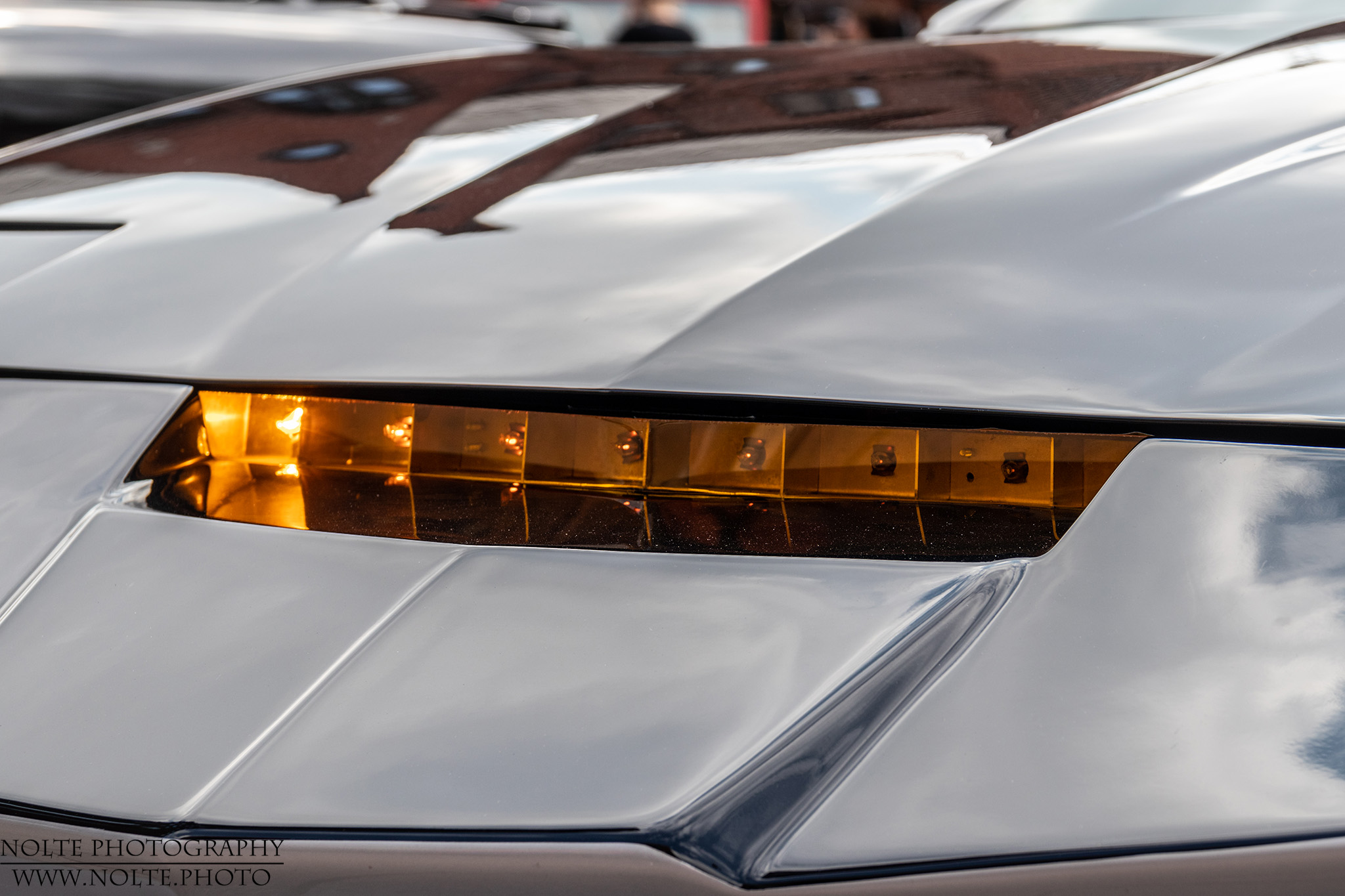 Ich bin Knights automatisch reagierender Roboter. Sie dürfen mich Karr nennen.