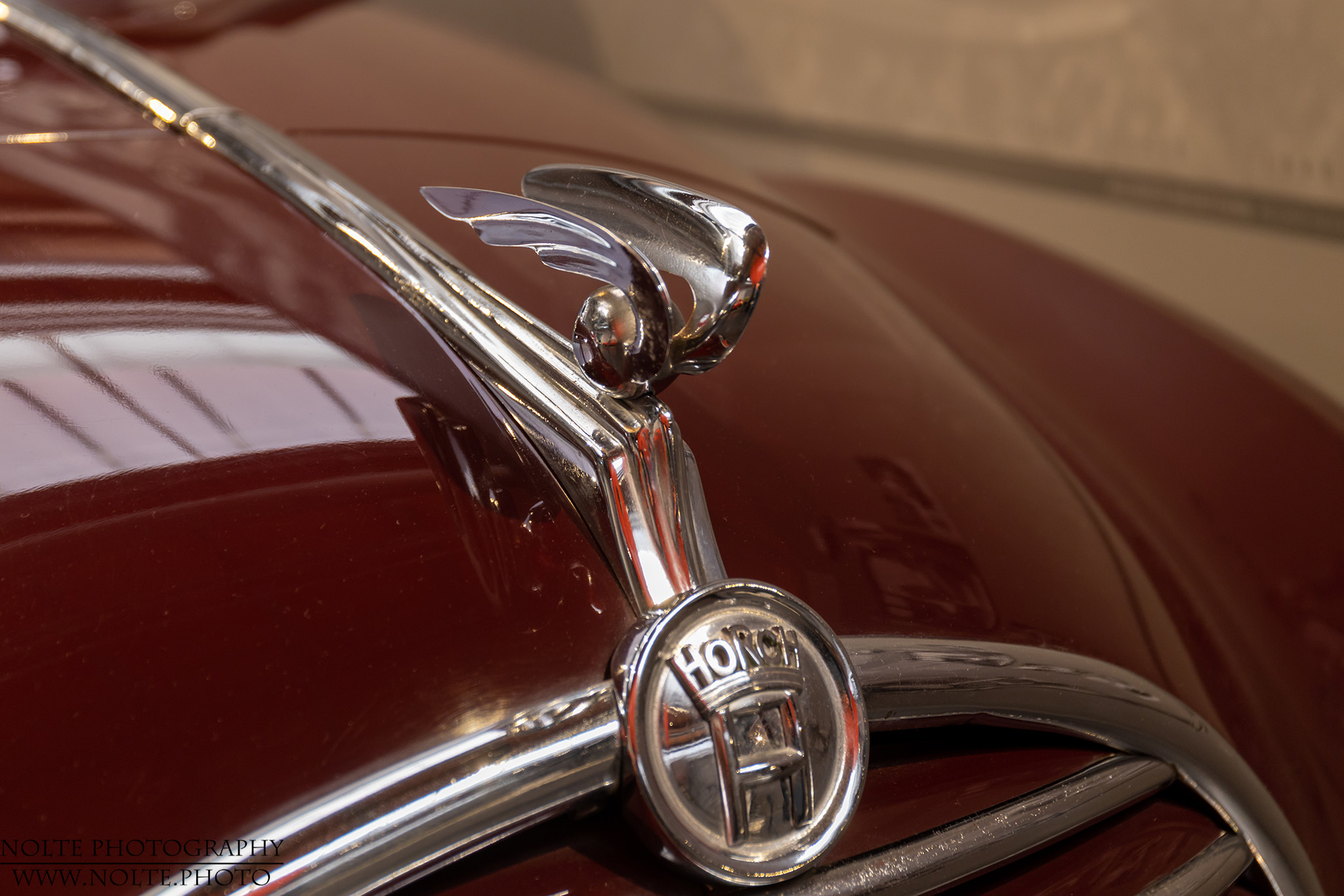 Logo und Haubenfigur eines 1948er Horch 930 S