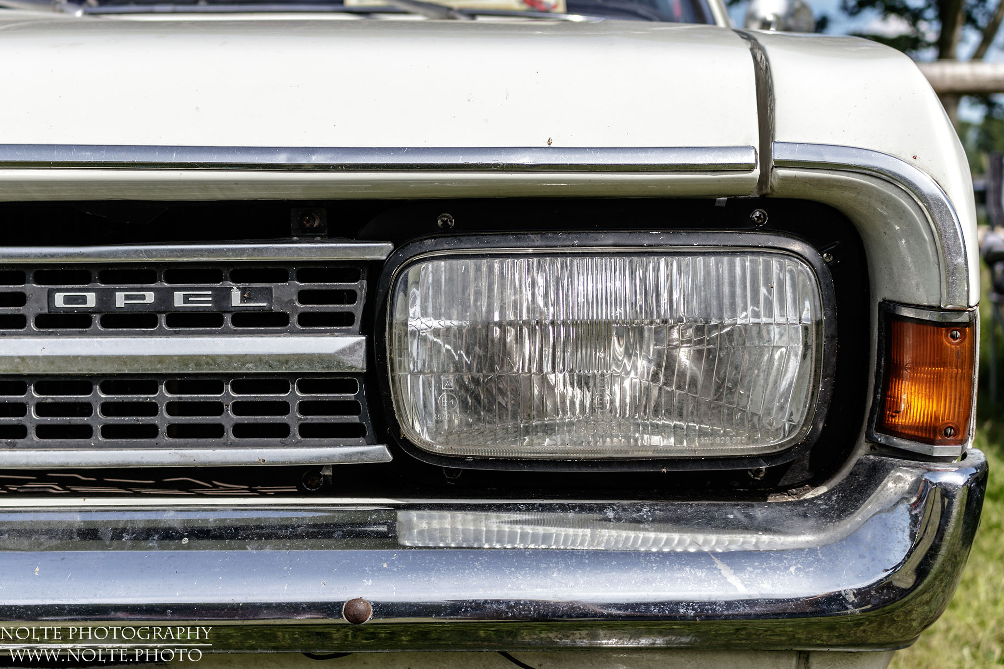 Scheinwerfer und Blinker eines 1967er Opel Rekord C