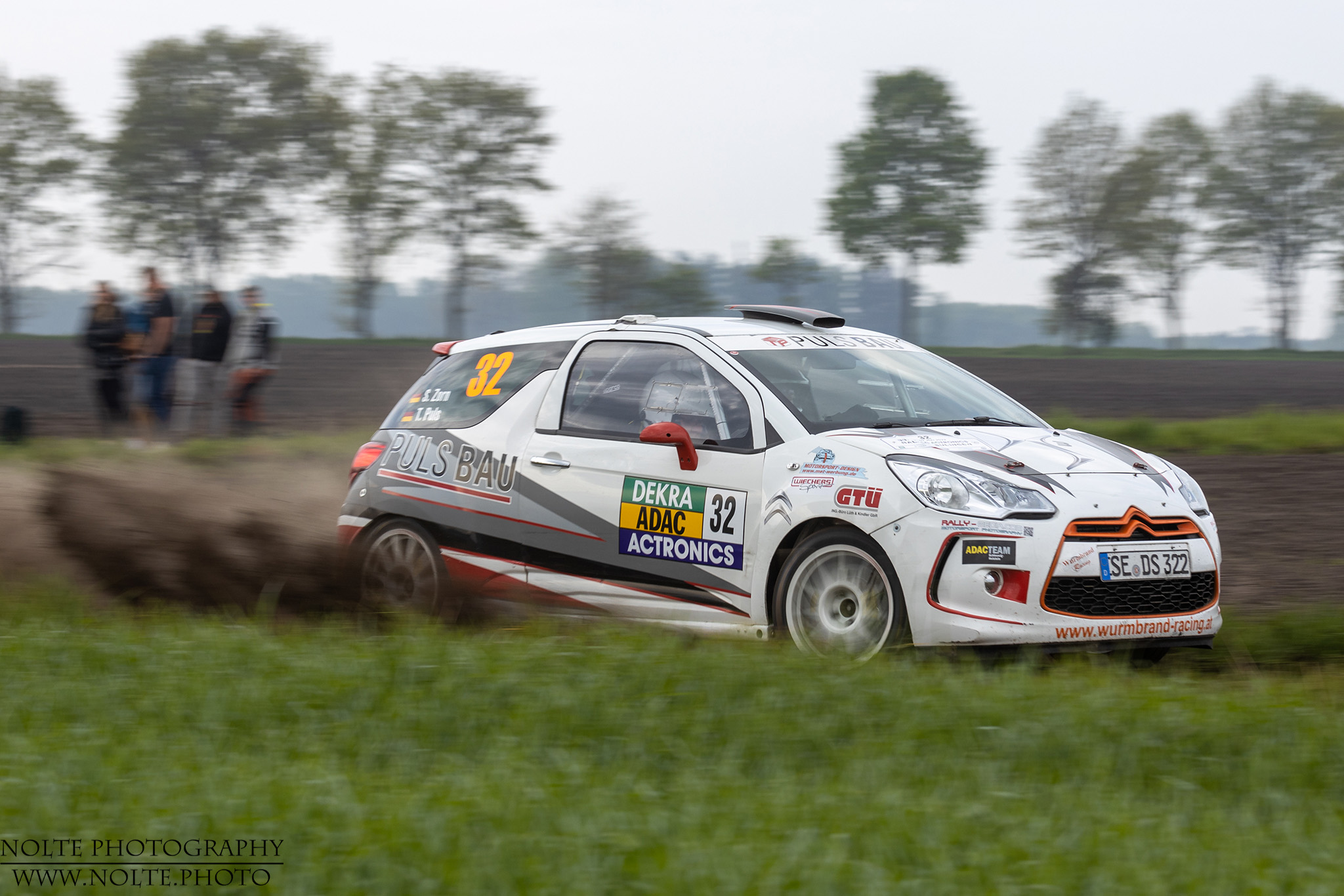 Citroen DS3 auf der Rallyestrecke