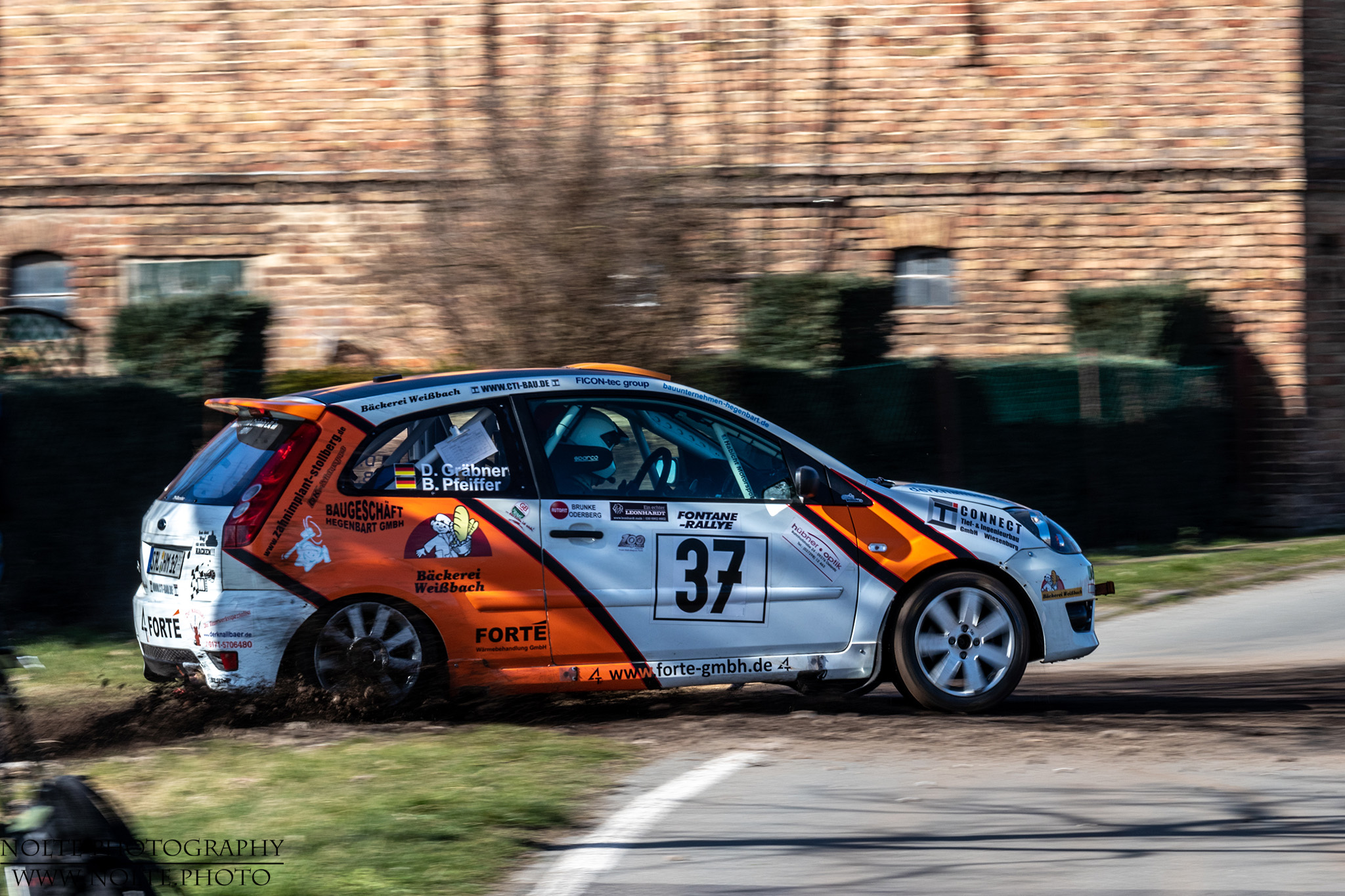 Schnell zurück auf die Strasse...