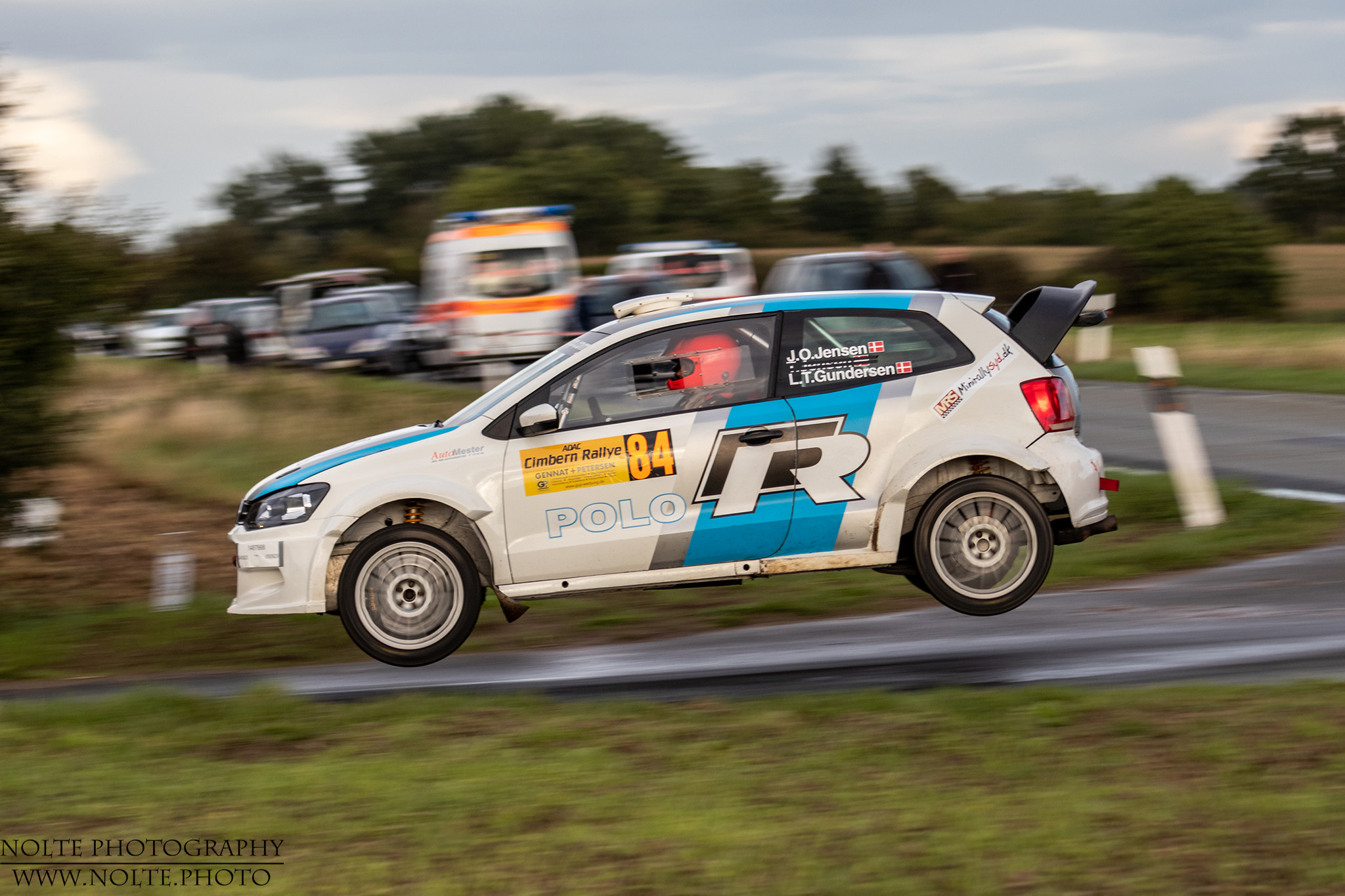 VW Polo R im Weitflug