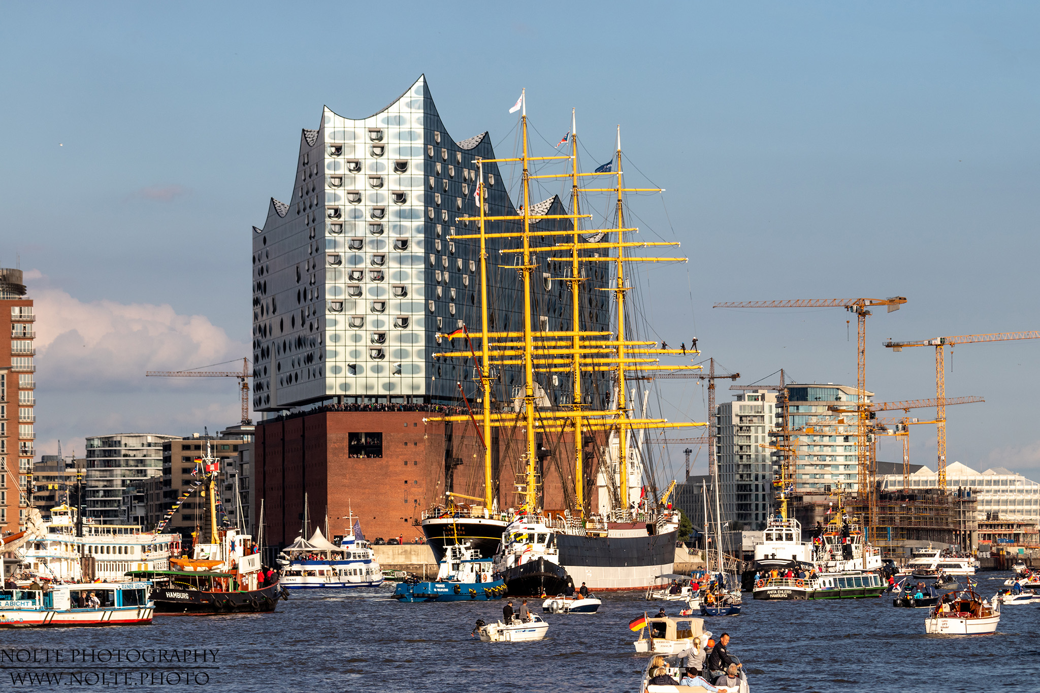 Die Peking vor der Elphi