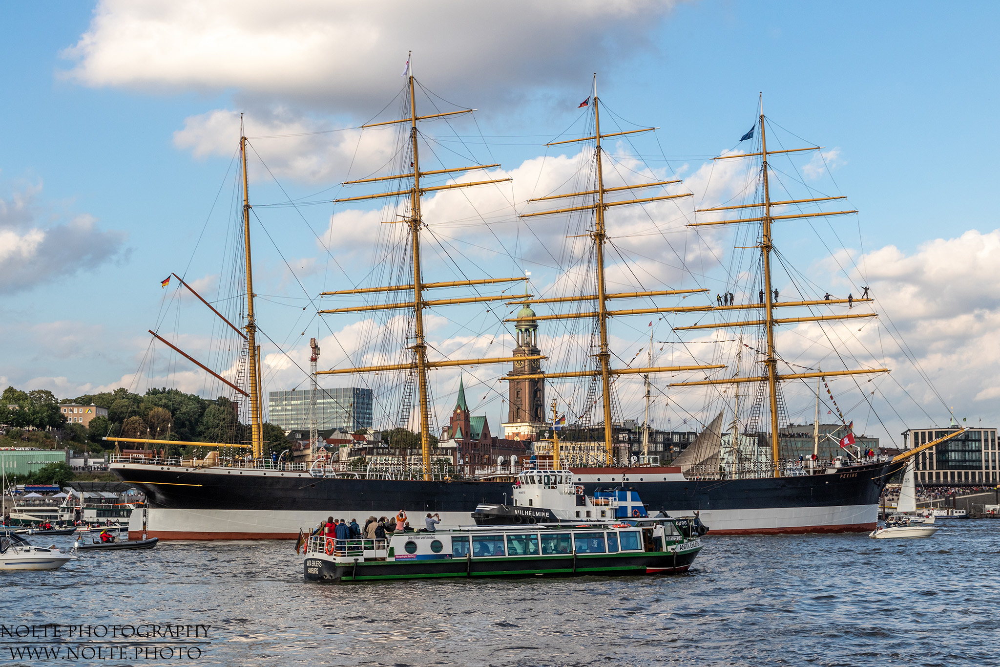 Peking vor dem Hamburger Michel